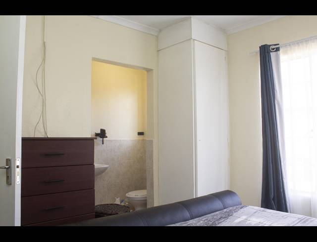 4 BEDROOM TOWNHOUSE TO LET IN WILGEHEUWEL